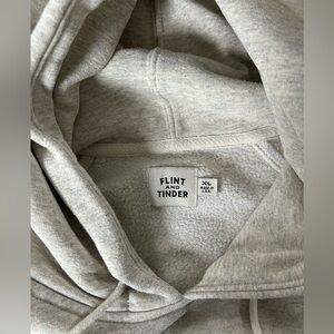 FLINT AND TINDER
10-Year Pullover Hoodie
 in Oatmeal Heather 
XL